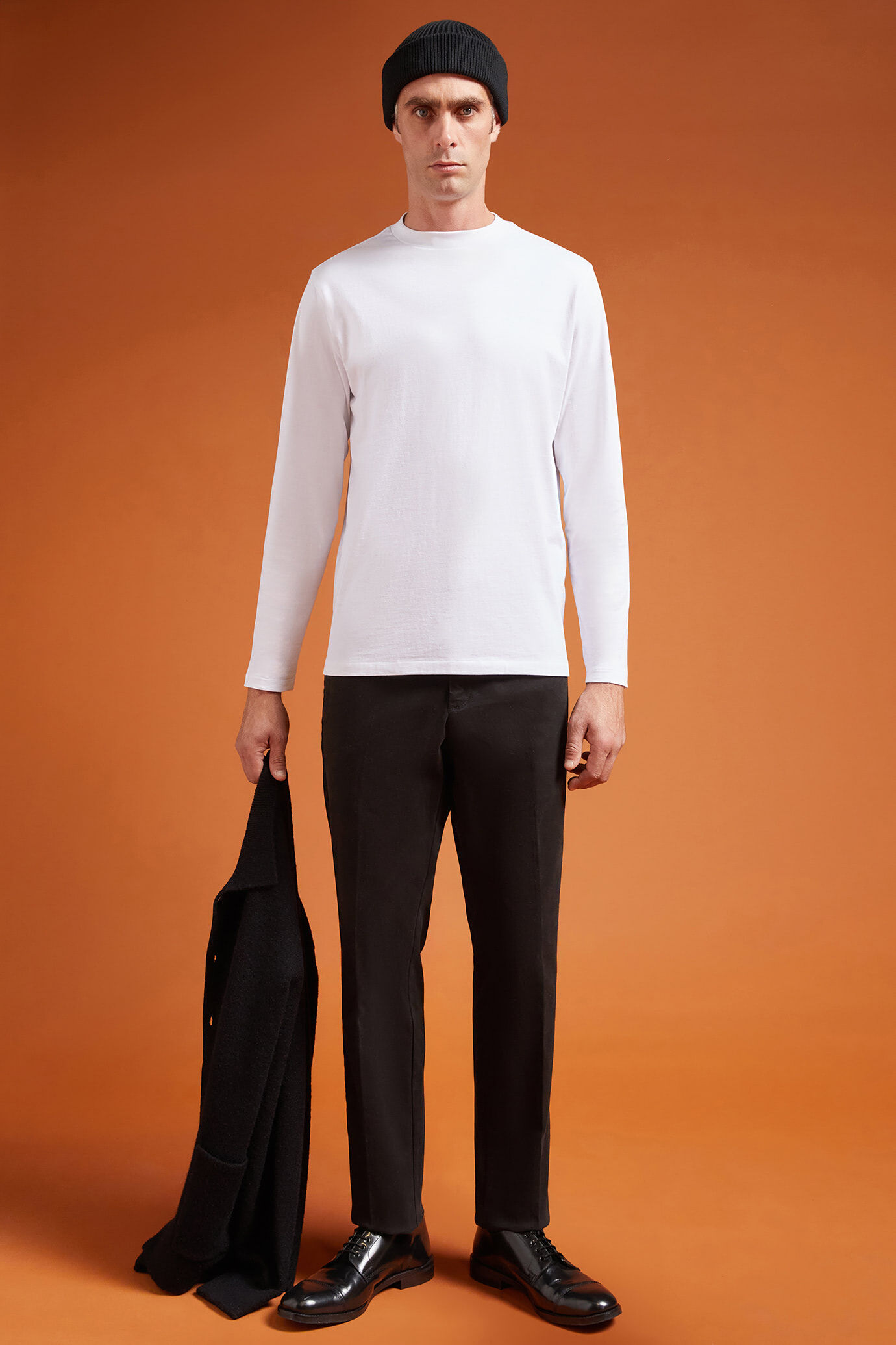 Herren-T-Shirt mit Rundhalsausschnitt und langen Ärmeln aus 100 % Baumwolle in normaler Passform image number 1