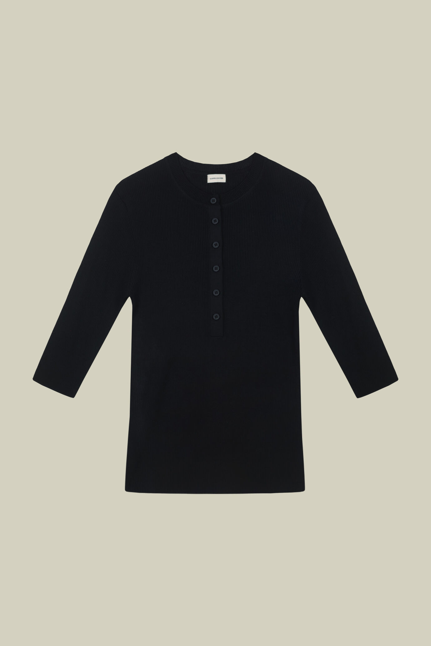 Women's top with front opening and elbow-length sleeves