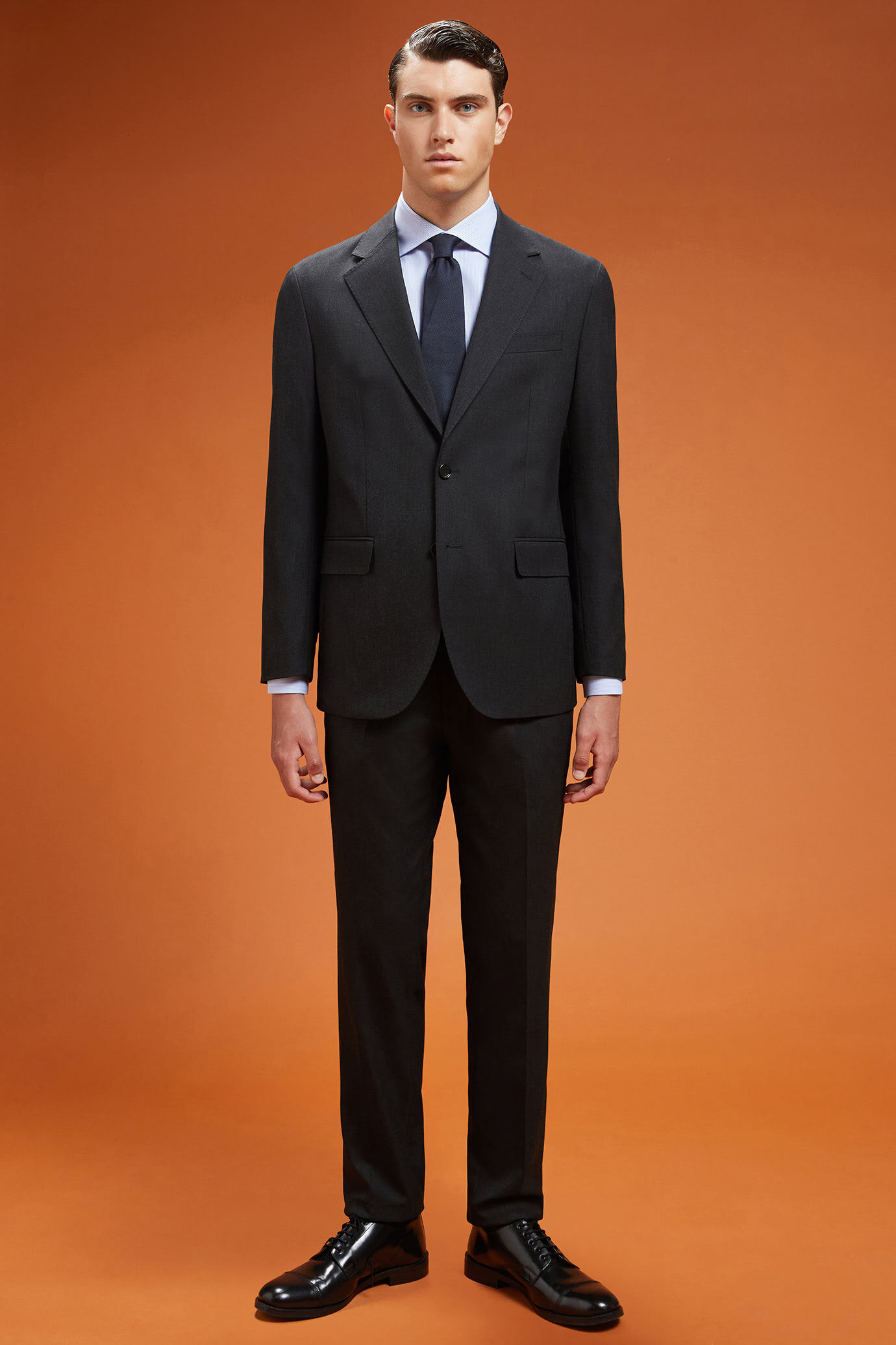 Abito uomo monopetto con tessuto falso unito regular fit image number 0