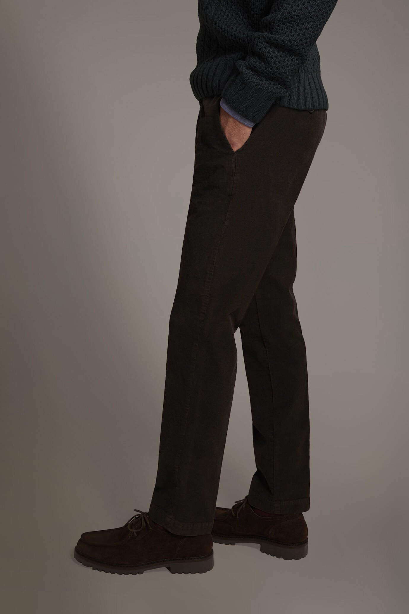 Regular fit chino trousers in corduroy fabric image number 3