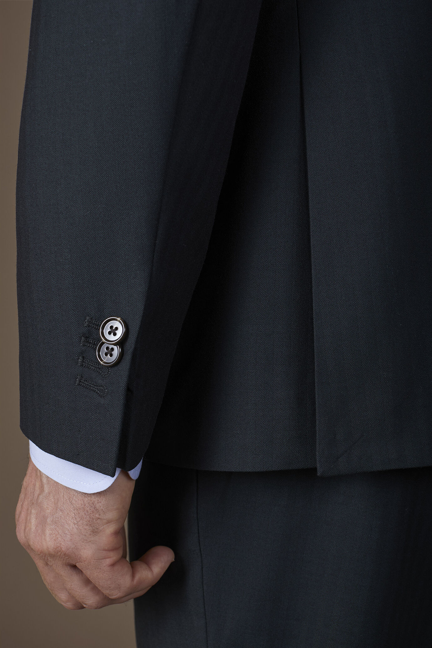 Costume homme croisé simple en tissu à motif chevrons image number 3