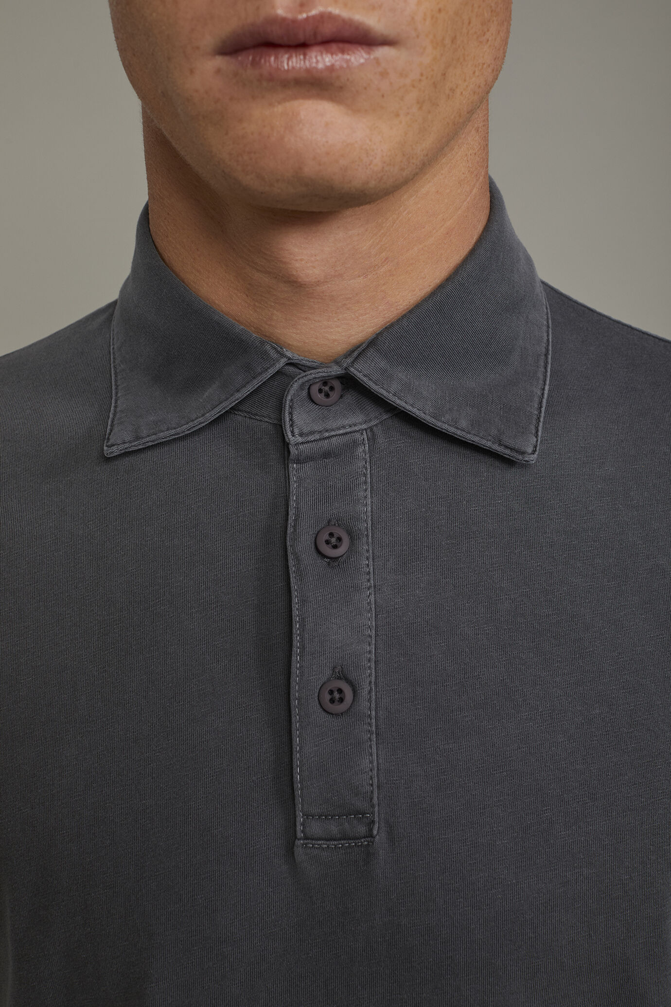 Men’s short sleeve polo shirt 100% cotton regular fit image number 3