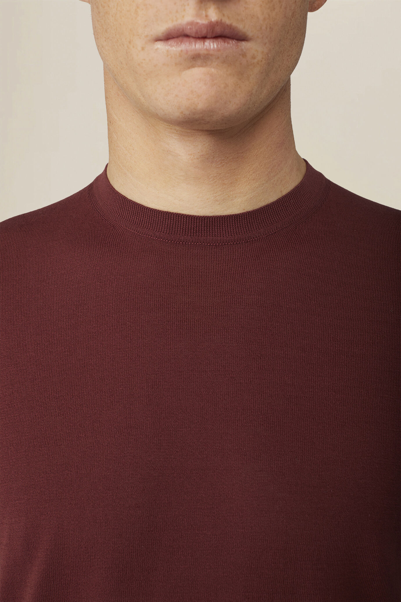 Men's knitted T-shirt in 100% cotton crepe image number 2