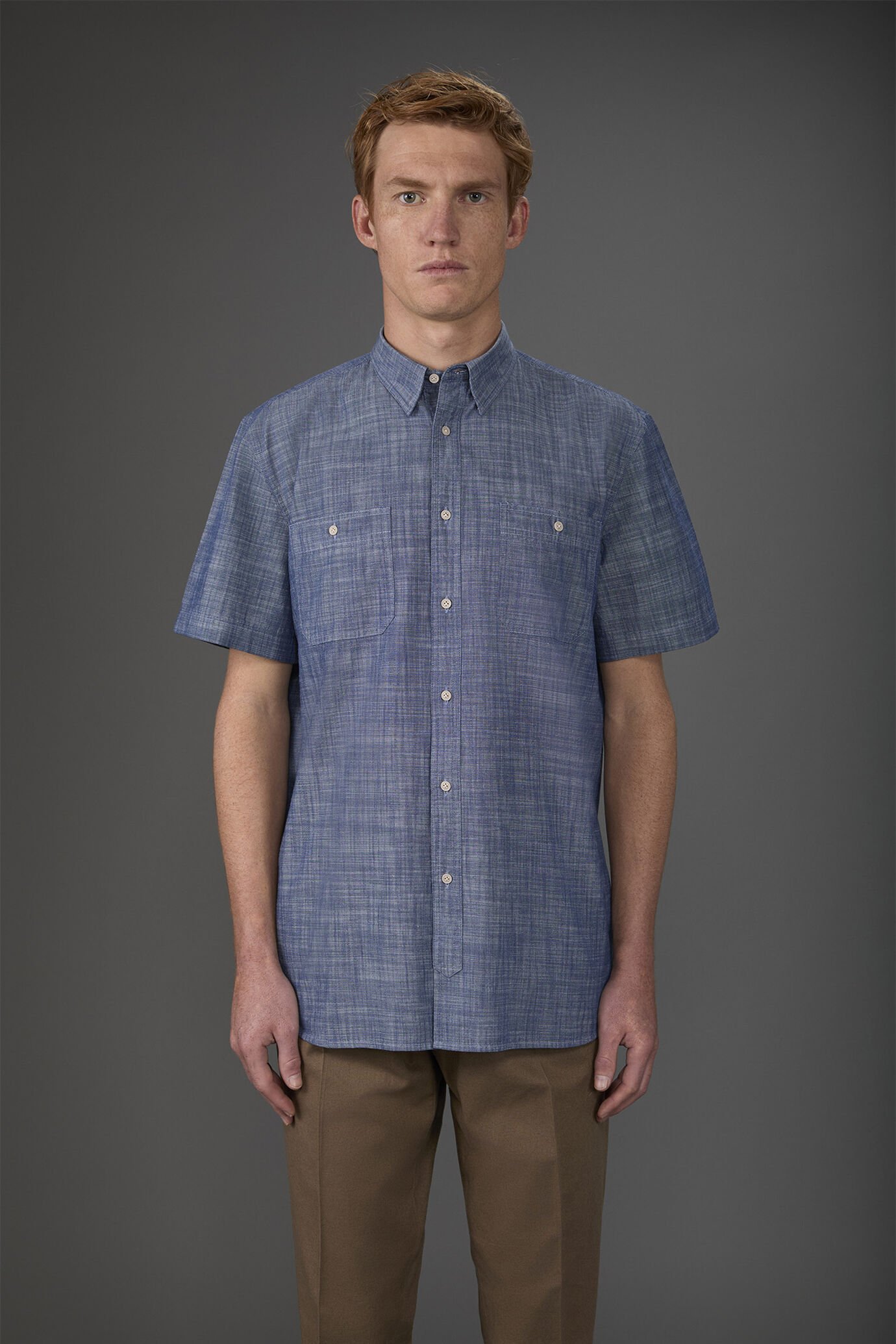 Chemise homme décontractée à boutons cachés, tissu en chambray