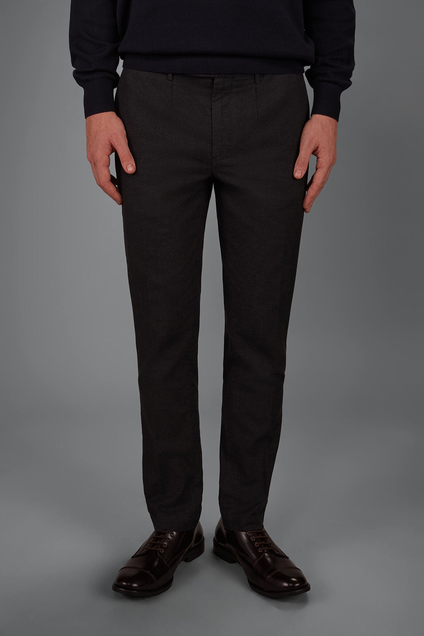 Klassische Herrenhose in Melange-Optik mit Regular-Fit image number 1