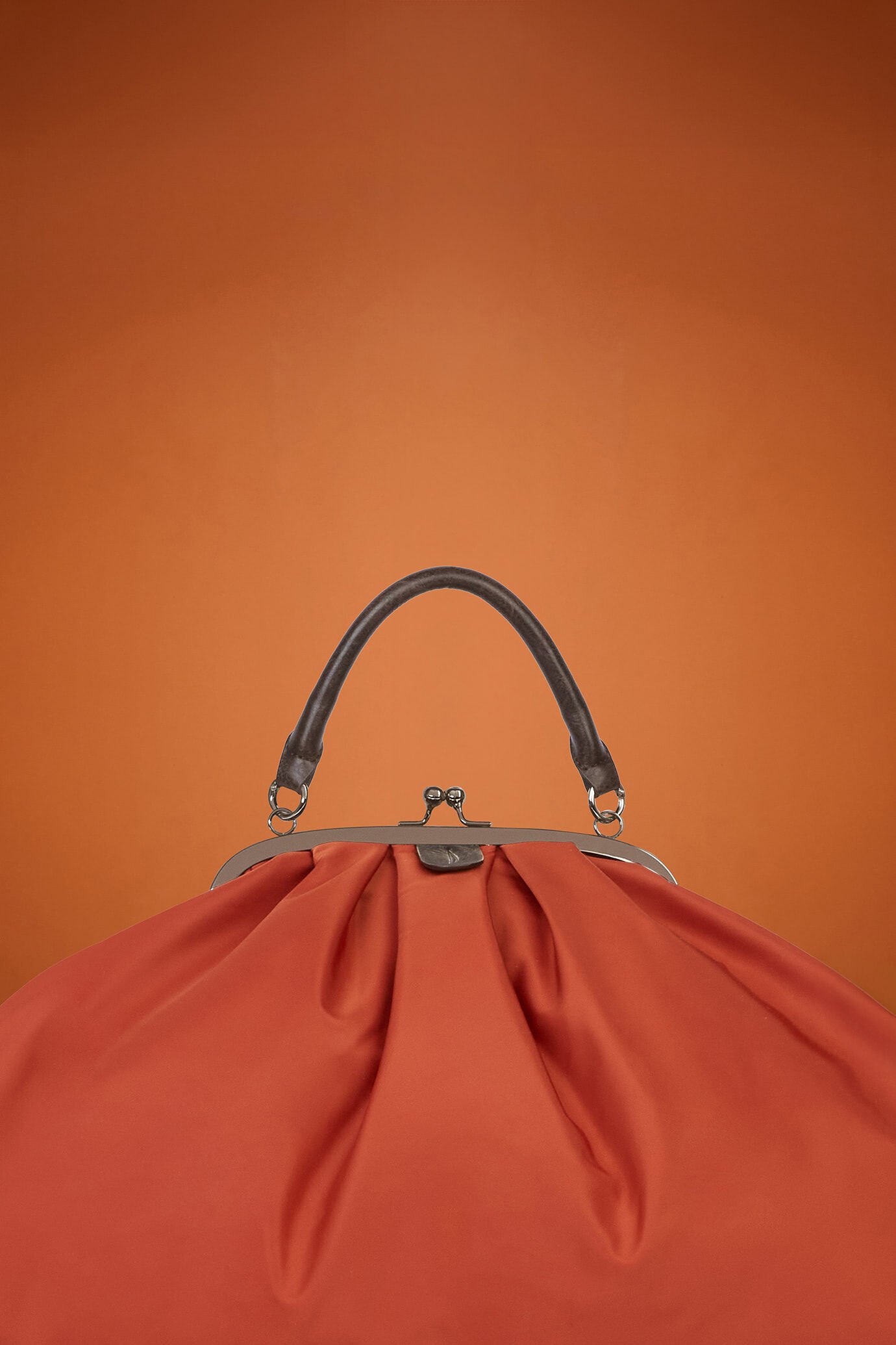 Reisetasche für Frauen aus technischem Gewebe mit Details aus Kunstleder image number 3
