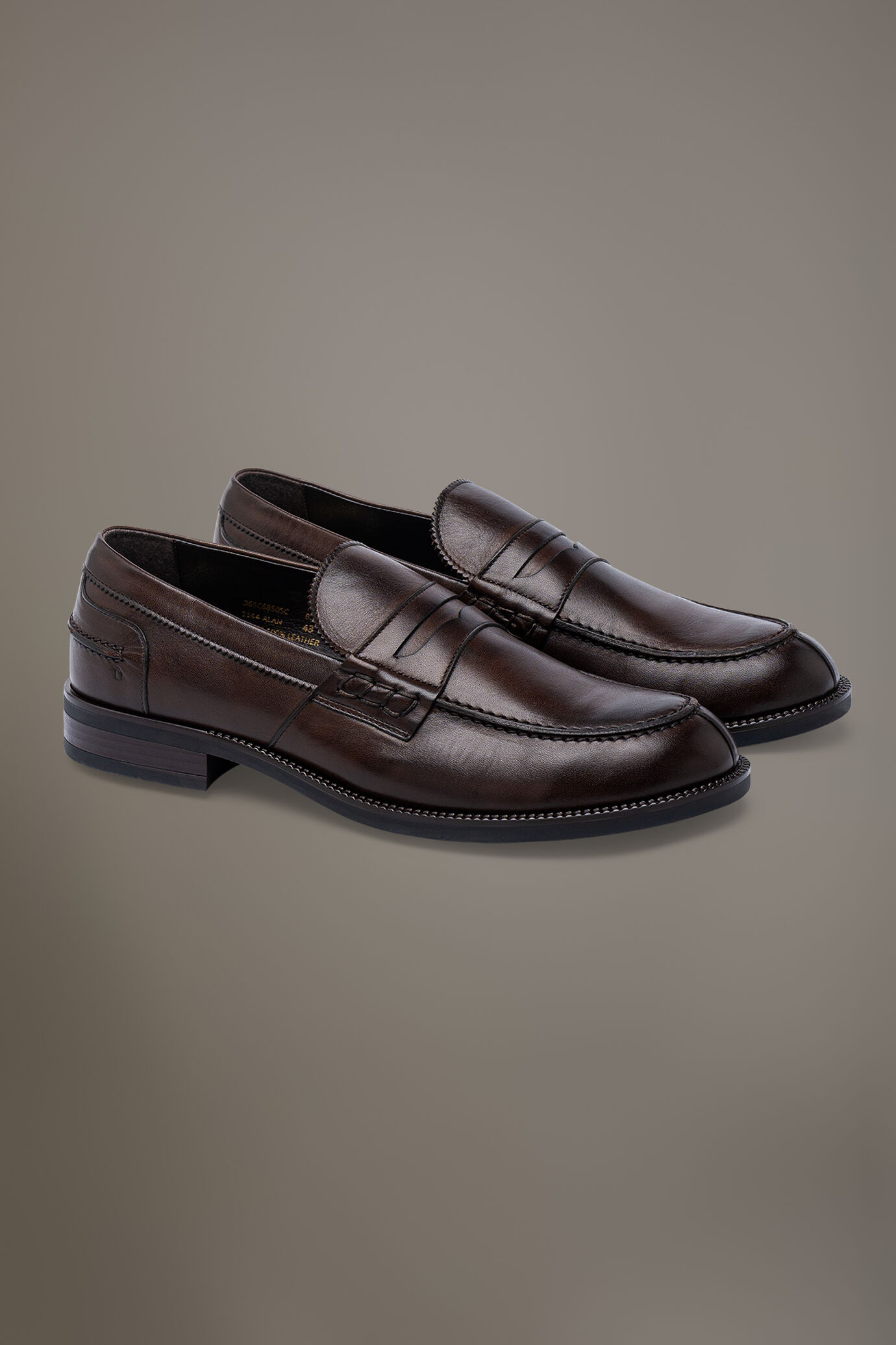 Loafer shoes 100% leather with rubber sole image number 0