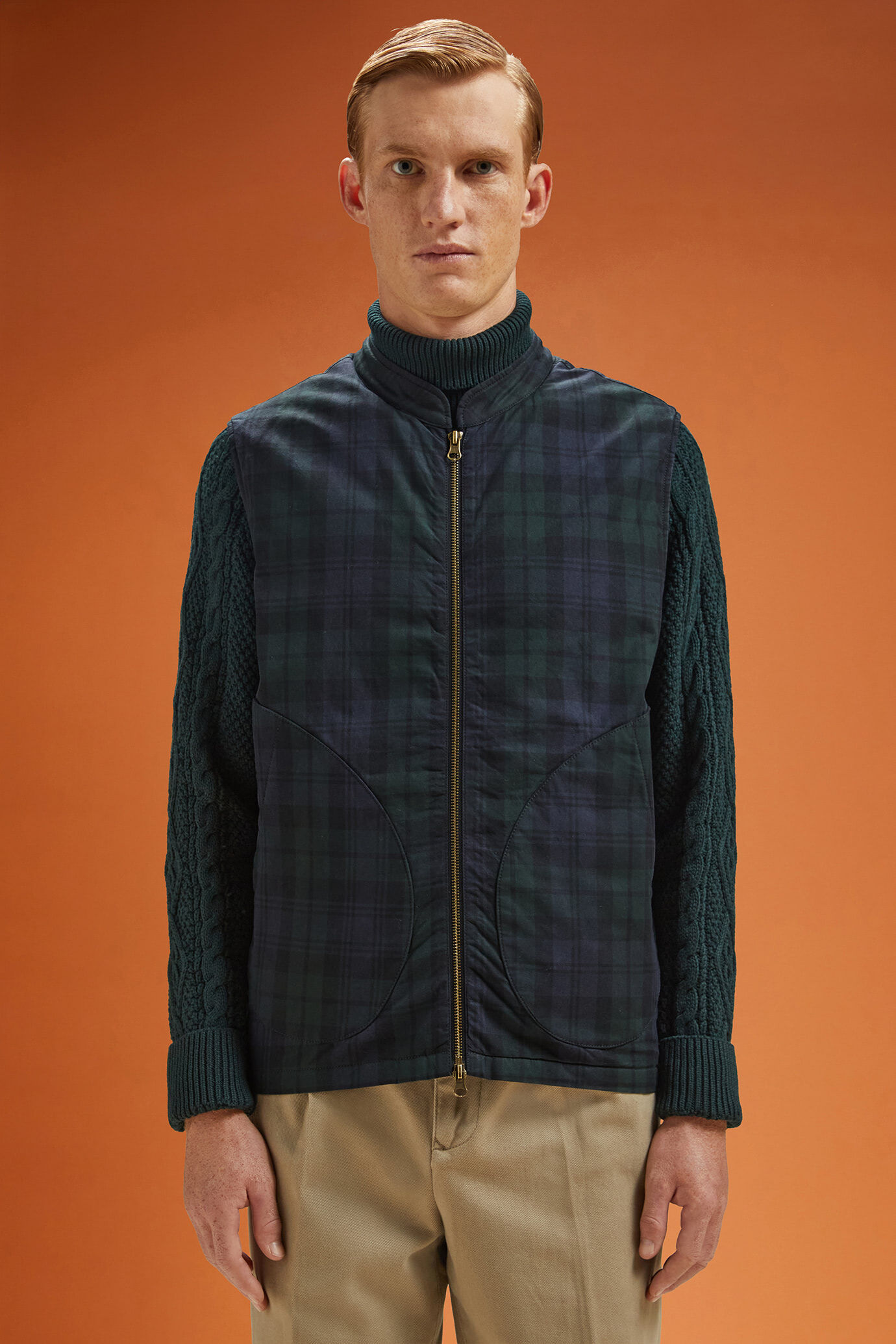 Gilet uomo leggermente imbottito 100% cotone cerato con disegno blackwatch regular fit image number 0