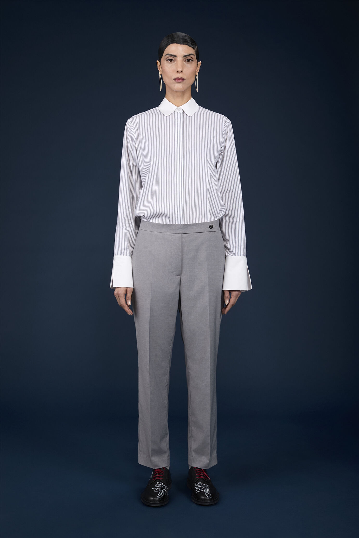 Pantalone donna chino con flap sul cinturino in vita image number 0