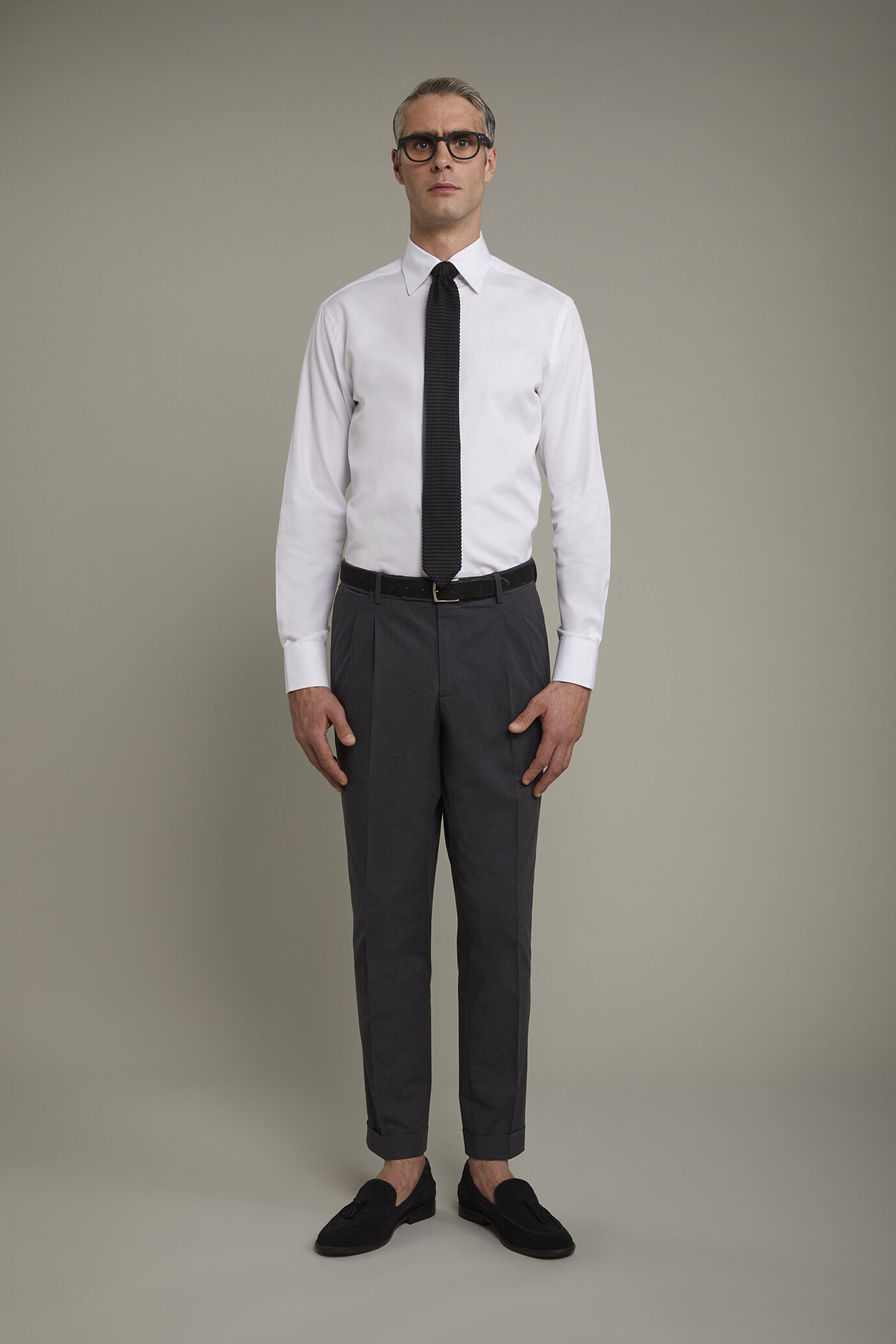 Men’s classic trousers with double pleats in flamed effect fabric regular fit image number 2