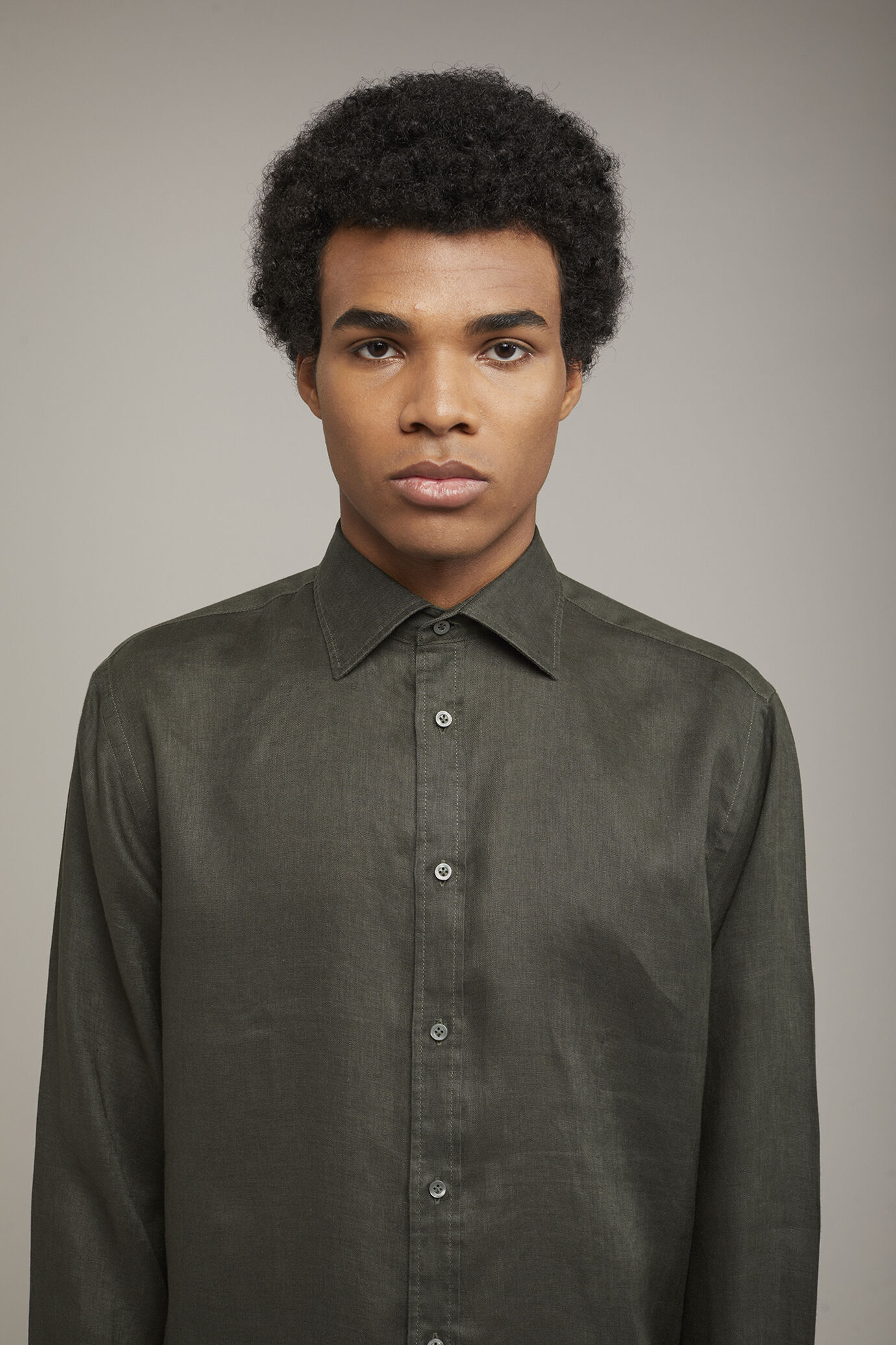 Herren-Freizeithemd mit klassischem Kragen aus 100 % Leinen in bequemer Passform image number 3