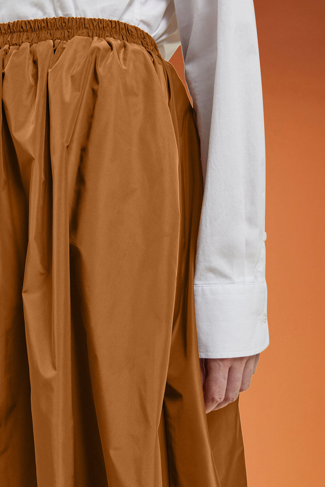 Gonna donna lunga a palloncino in taffet&agrave; tinta unita con elastico in vita regular fit image number 2