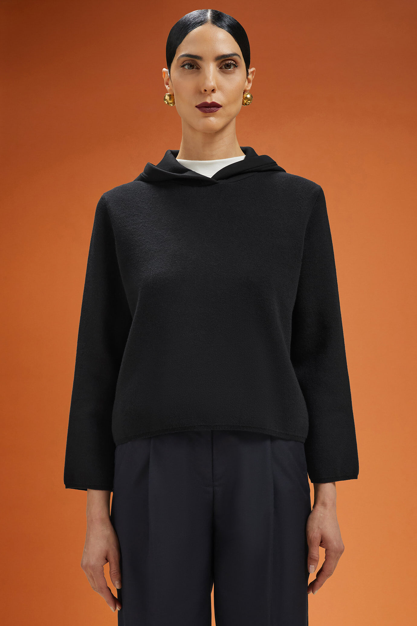 Maglia donna tinta unita con cappuccio in neoprene e logo ricamato regular fit image number 0