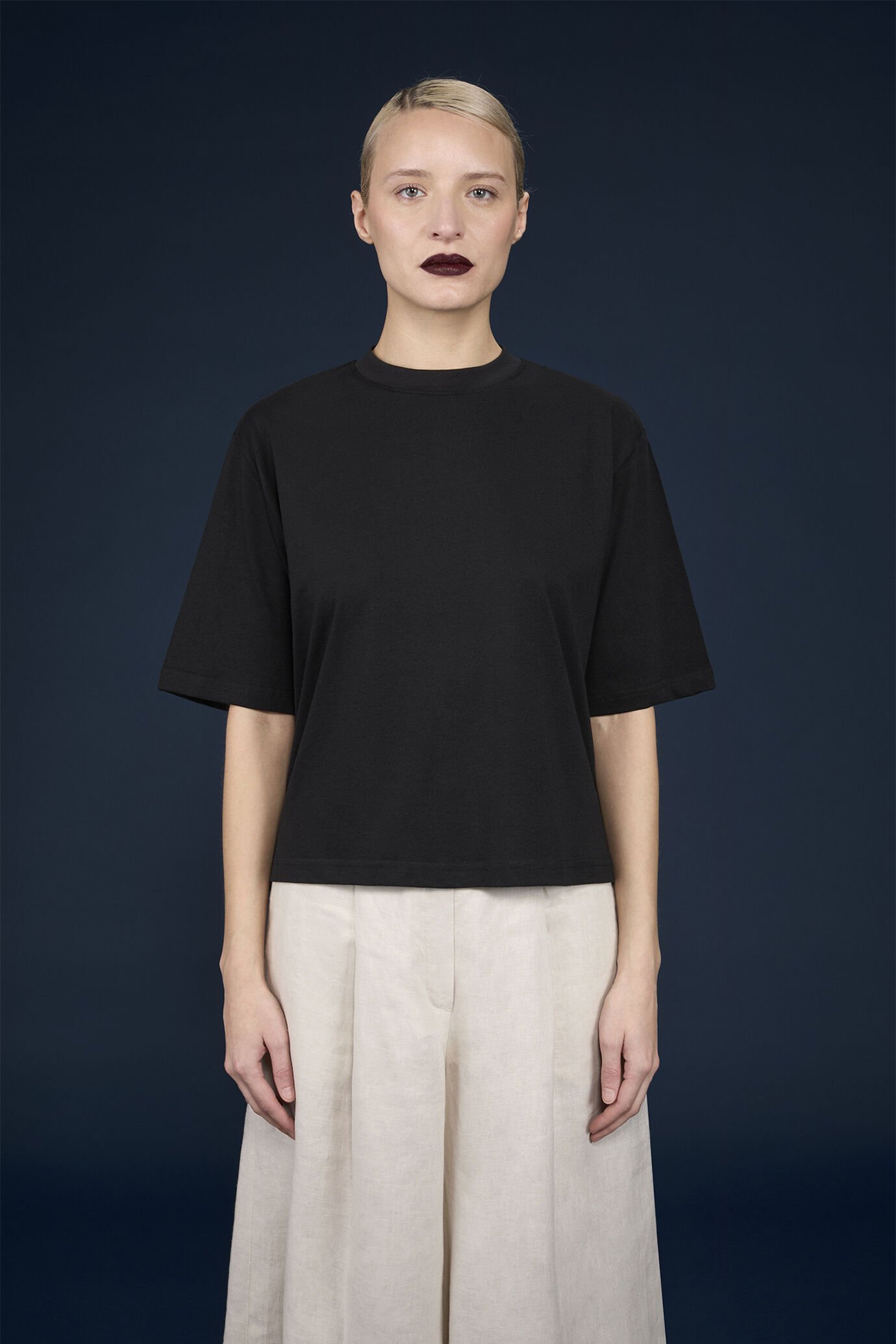Damen-T-Shirt mit Rundhalsausschnitt und halblangen Ärmeln aus 100 % Baumwolle in normaler Passform image number 1