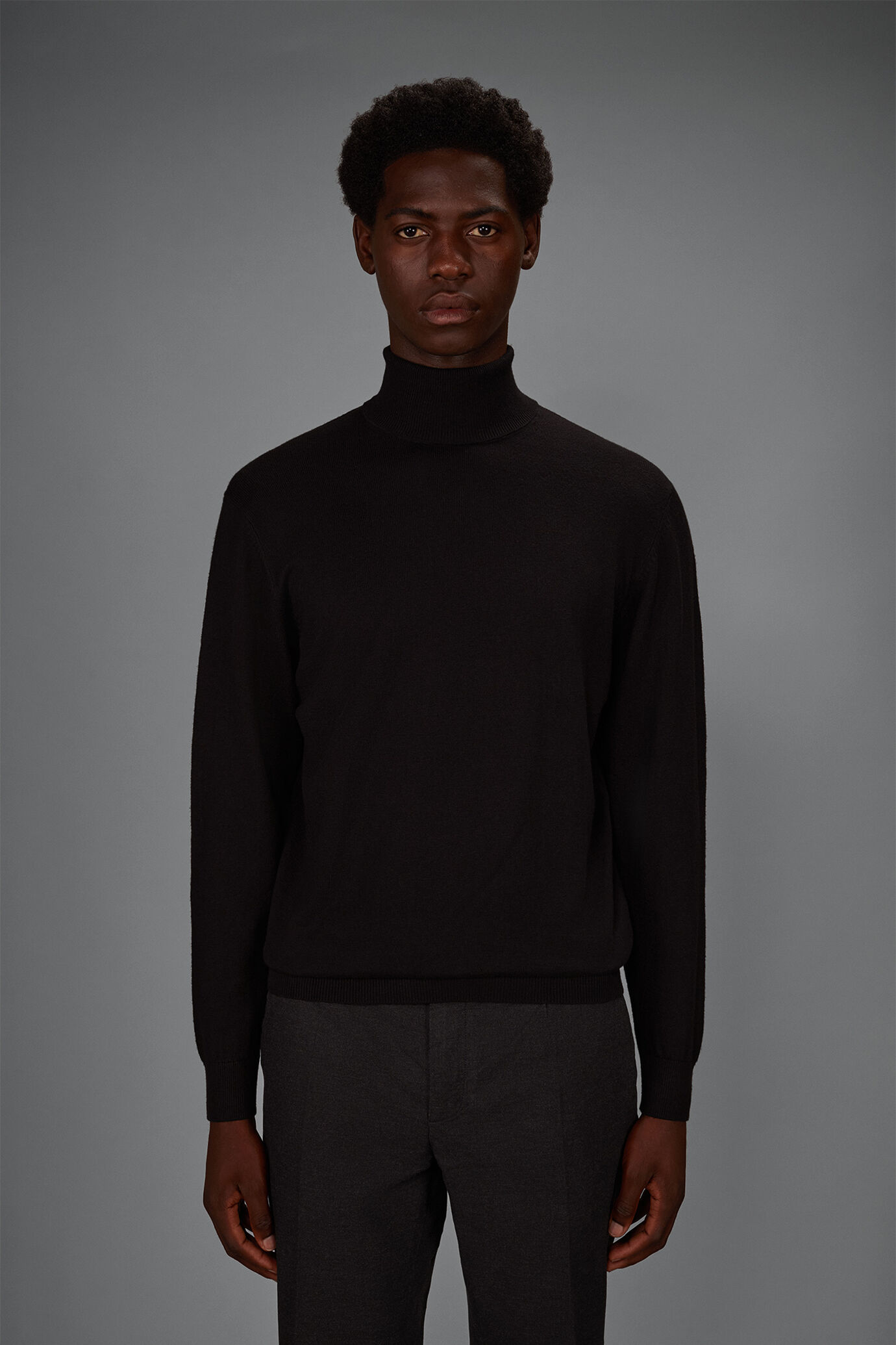 Maglia uomo dolcevita in misto lana e cotone regular fit image number 1