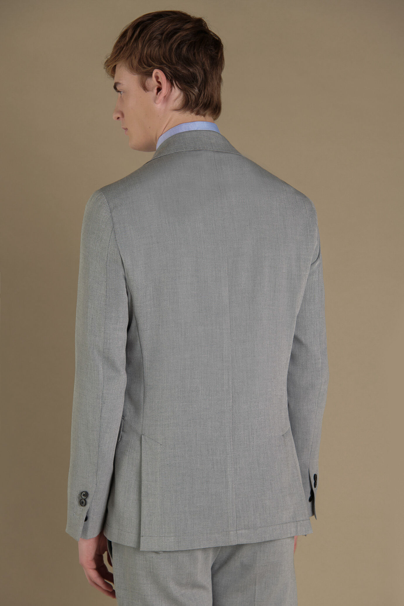 Abito uomo monopetto in grisaglia grigia e pantalone con risvolto image number 3