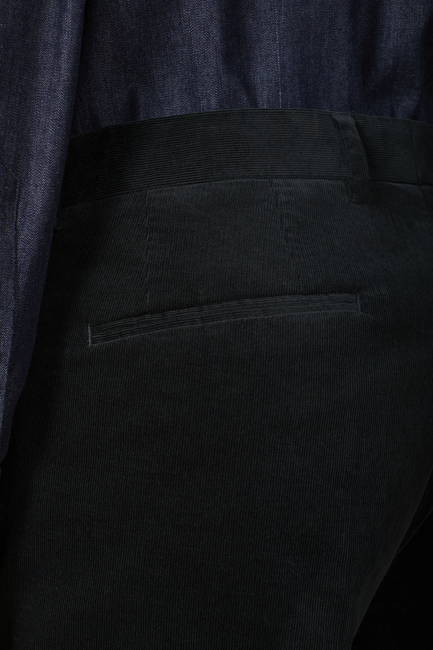 Regular fit cotton corduroy trousers for men image number 3