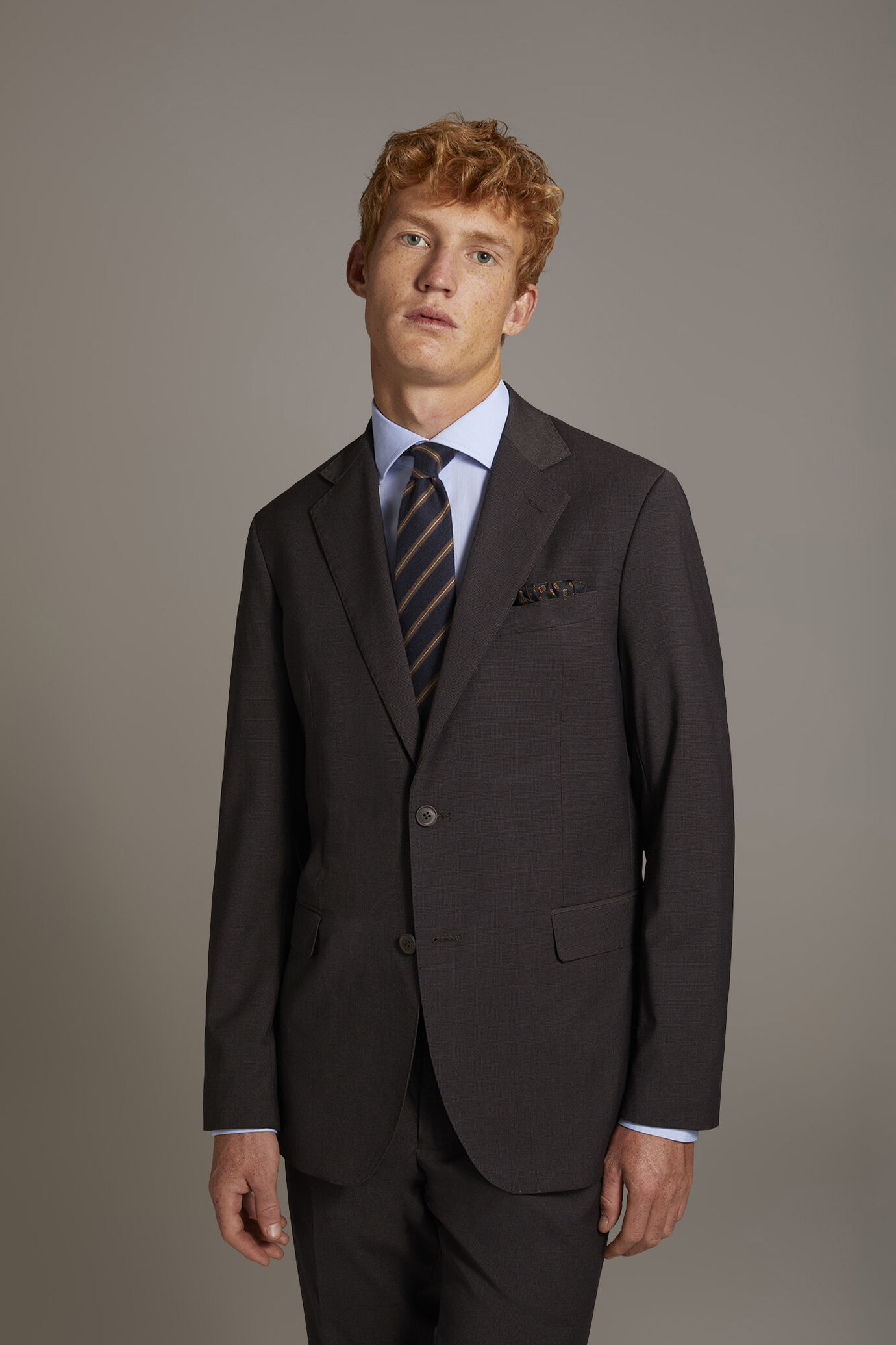 Regular fit single-breasted suit in micro pied de poule fabric image number 2