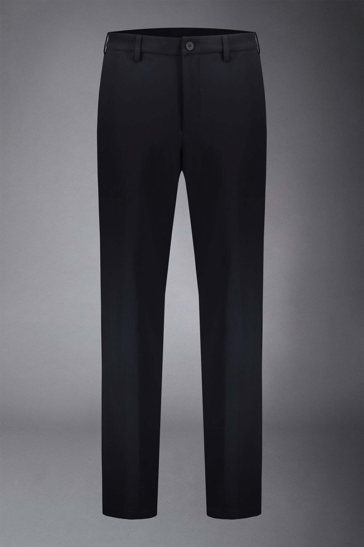 Pantalon chino en nylon extensible à coupe confortable image number 4