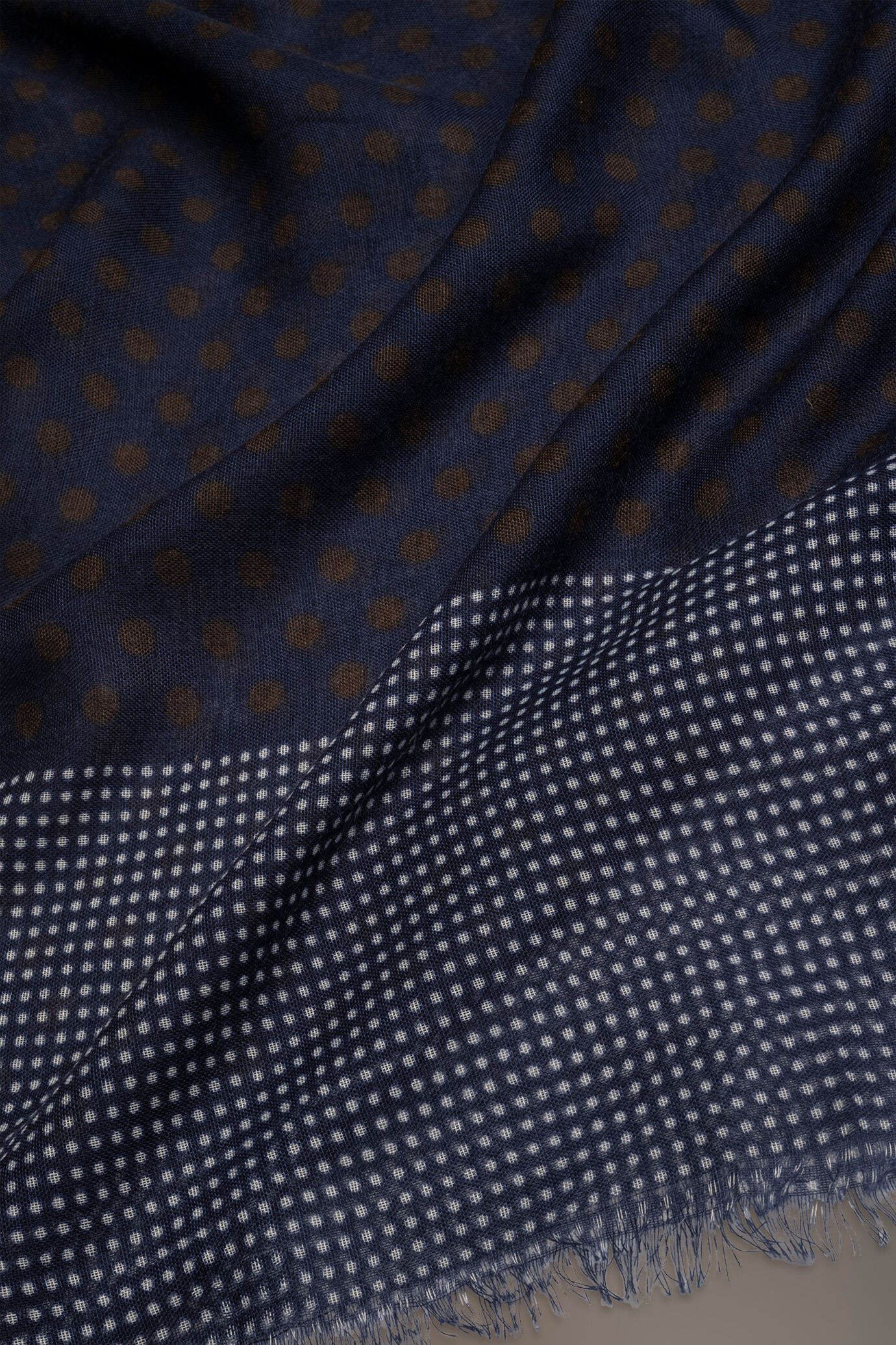 Sciarpa misto cotone fantasia pois uomo image number 1