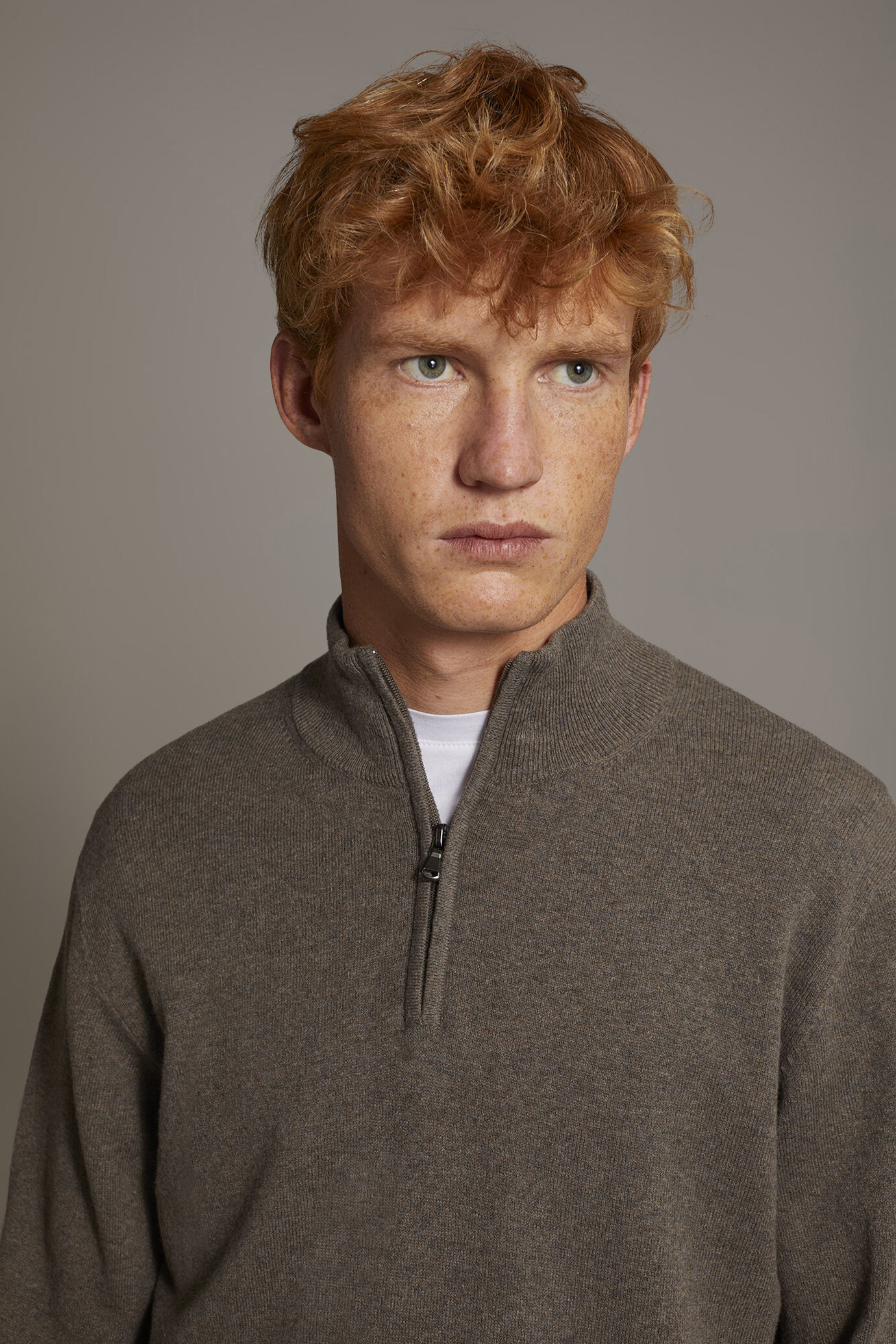 Maglia collo alto con zip misto lana image number 2