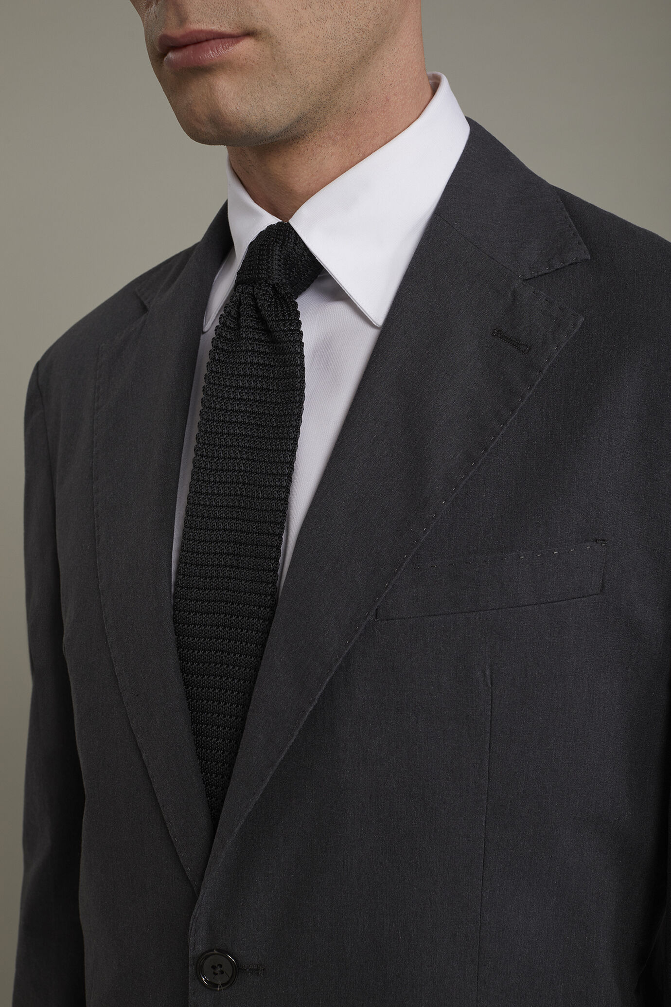 Veste homme à simple boutonnage, non doublée avec poches à rabat, tissu effet flammé coupe régulière image number 3