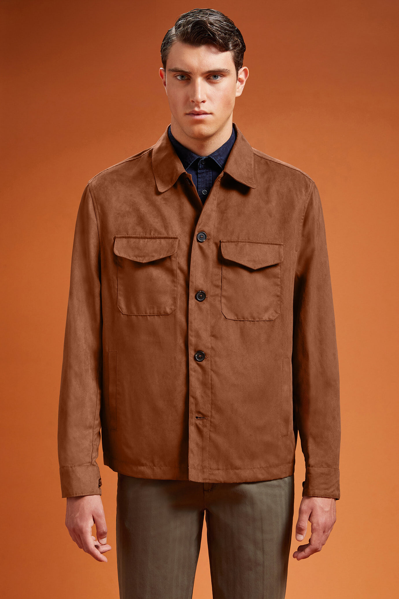 Herrenjacke aus Wildlederimitat in normaler Passform image number 0