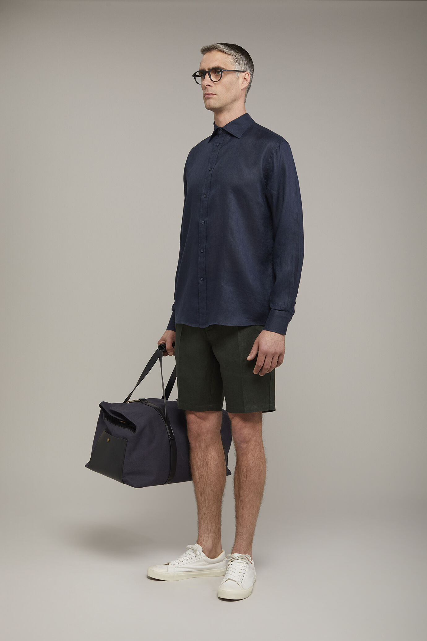 Bermuda uomo in puro lino image number 1