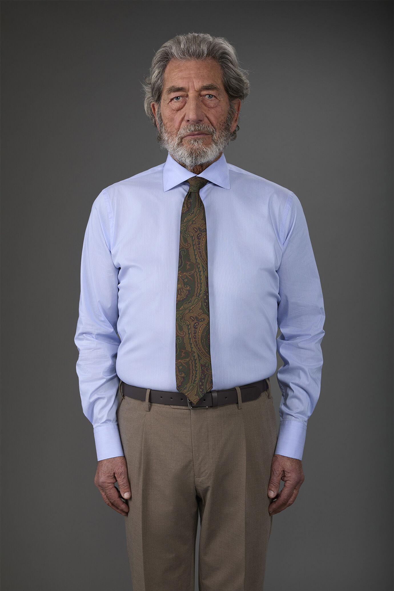 Herrenhemd mit Mikrorippen, klassischer Kragen, geeignet für Manschettenknöpfe