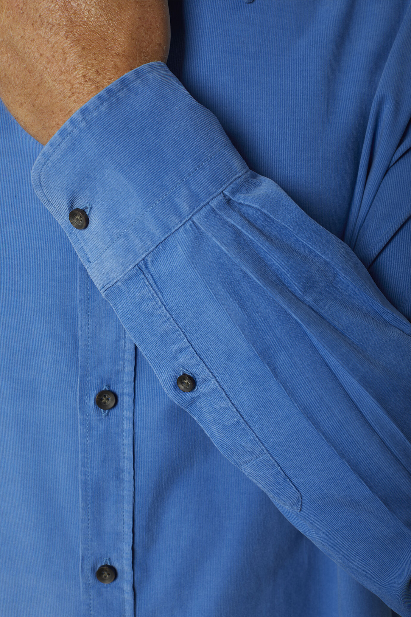 Camicia casual uomo collo francese comfort fit tessuto in velluto 1000 righe image number 3