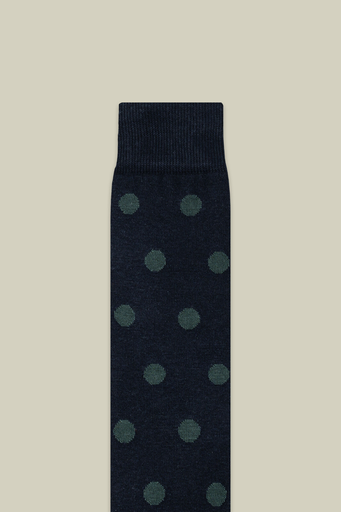 Men's plain knit socks with polka dot pattern image number 2