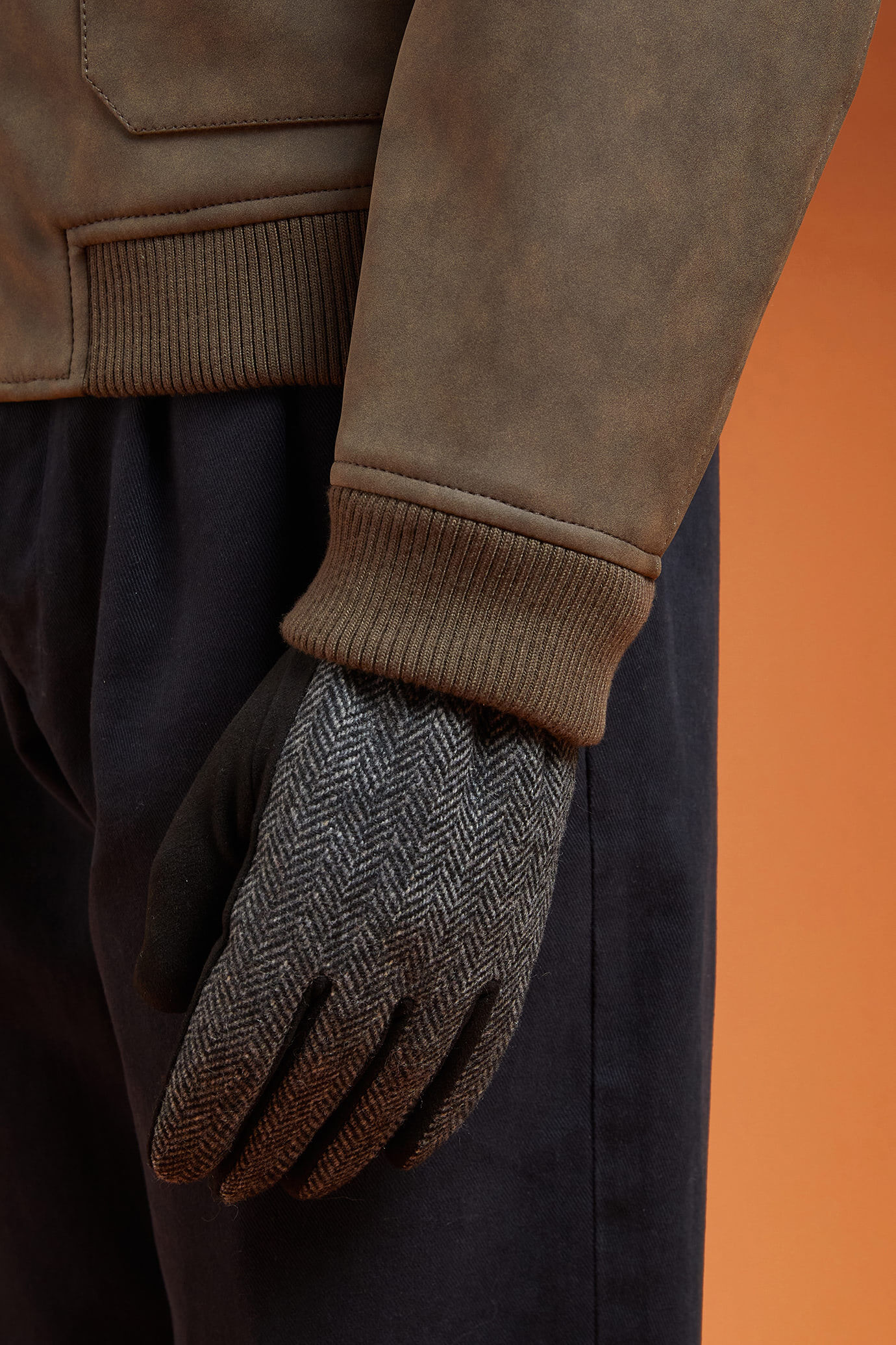 Herren-Handschuhe mit Fischgrätenmuster image number 1