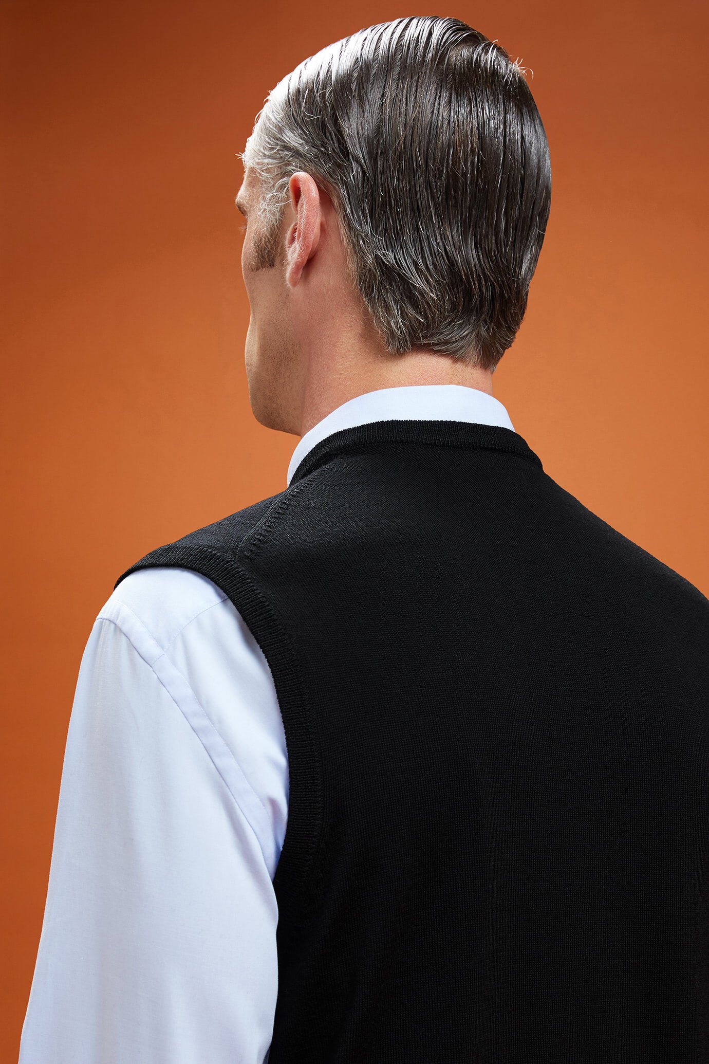 Gilet homme, col en V, 100% laine mérinos extrafine, coupe classique image number 2