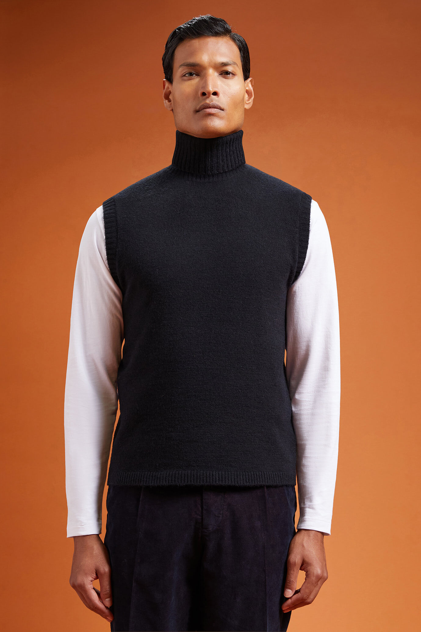 Men's regular fit high neck tank top in an alpaca/wool blend