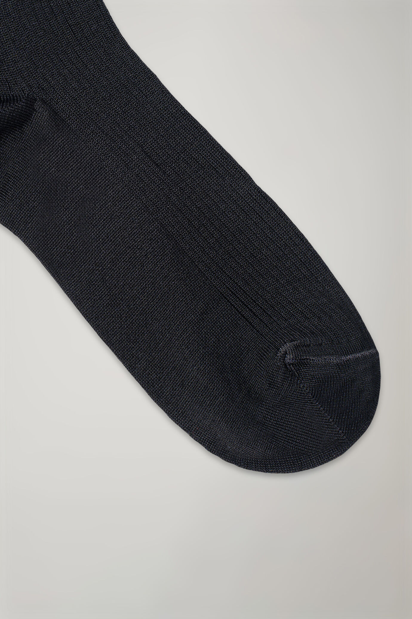 Women’s solid color ribbed socks made in italy image number 1