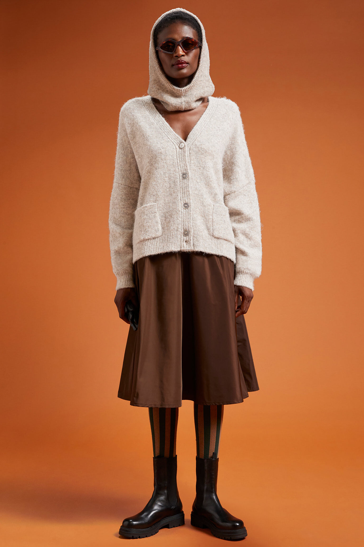 Cardigan donna in maglia con scollo a v regular fit image number 1