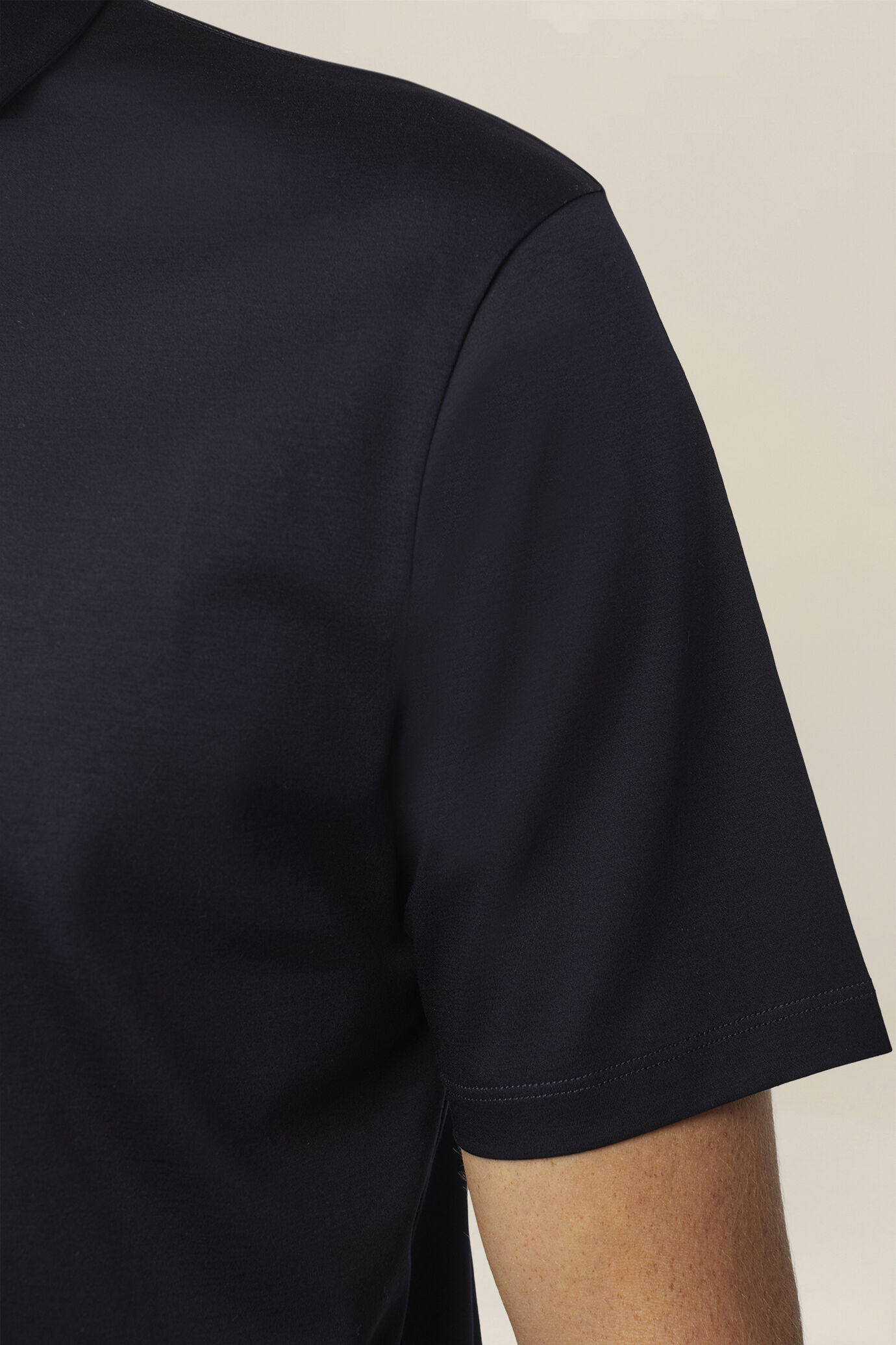 Polo pour homme en 100 % coton, coupe classique image number 3