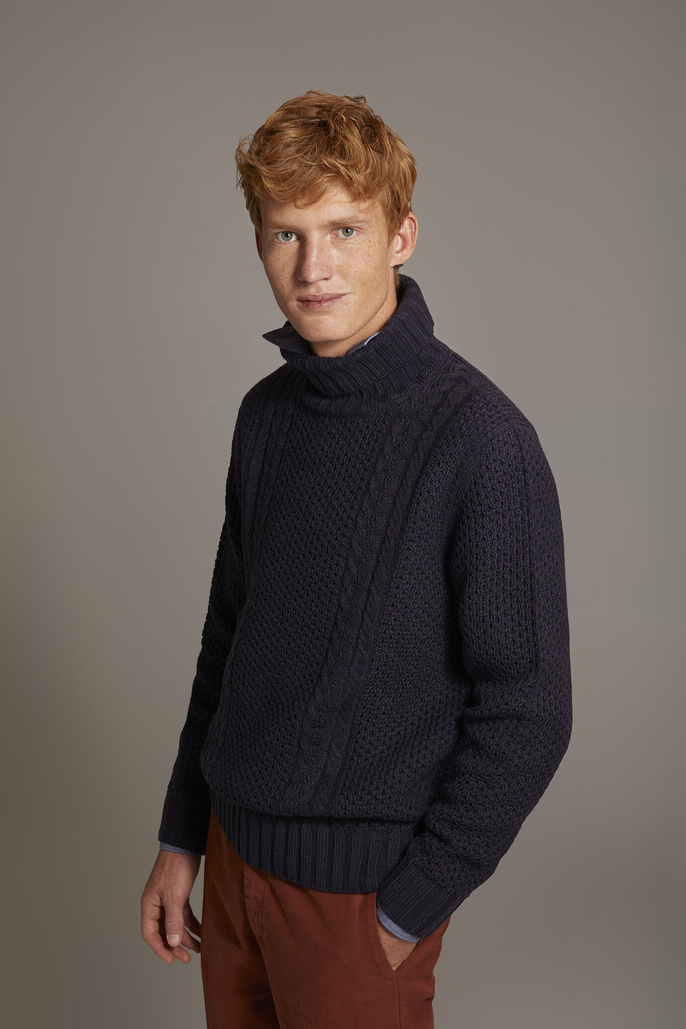 Wool blend turtleneck sweater with honeycomb heavy knitting image number 1