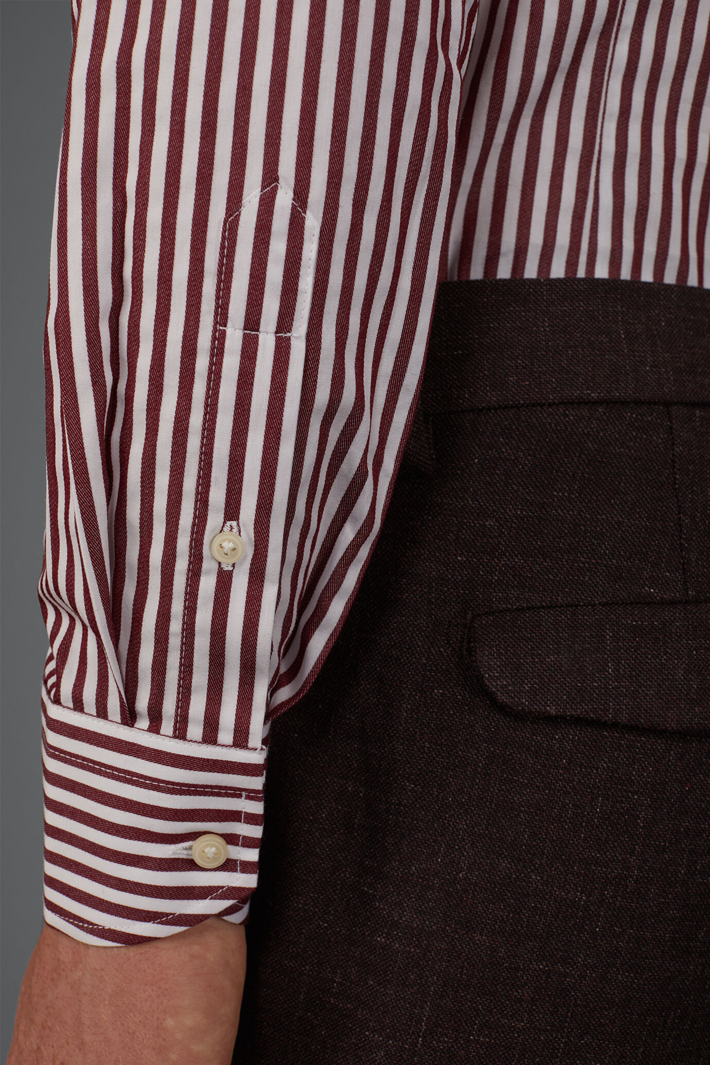 Camicia uomo in 100% cotone tinto filo a righe larghe image number 3