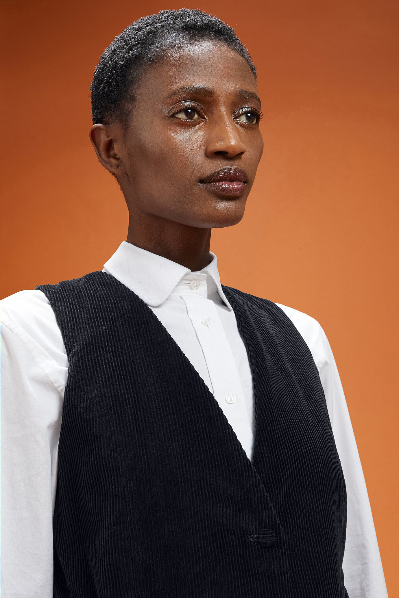 Women's regular fit waistcoat in 100% cotton corduroy image number 3