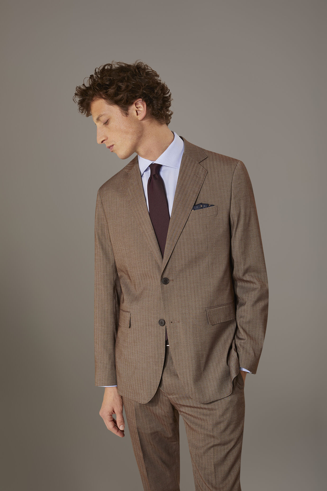 Regular fit single-breasted suit patterned herringbone fabric with solaro texture image number 1