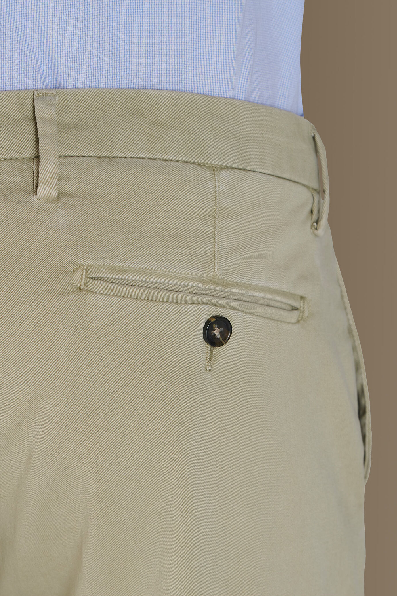 Pantalone classico chino twill elasticizzato image number 3