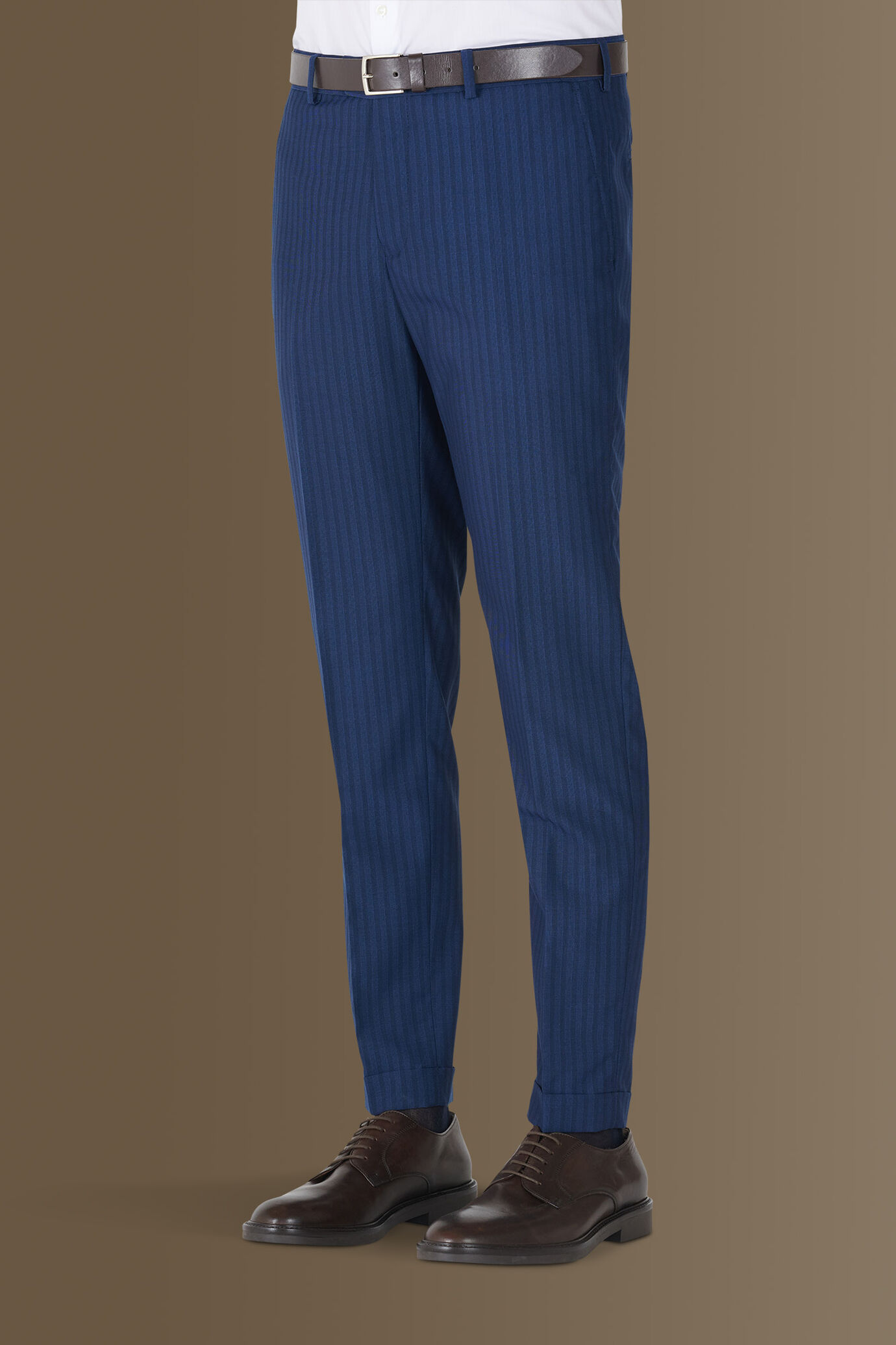 Abito monopetto uomo d'ispirazione vintage e pantalone con risvolto image number 4