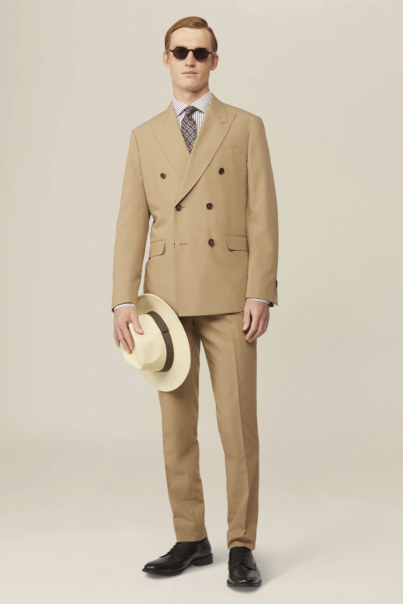 Men's double-breasted suit in plain fabric, regular fit image number 0