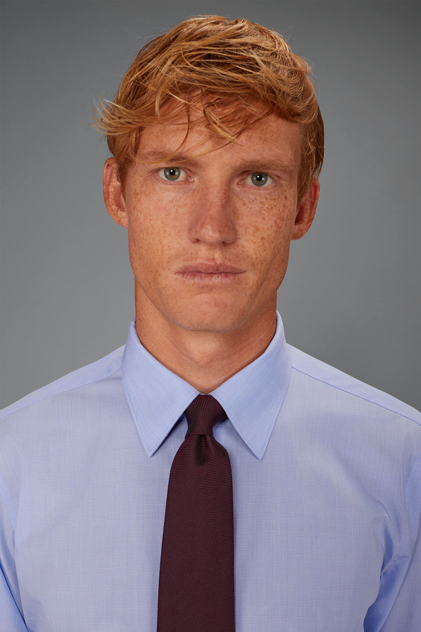 Men&rsquo;s regular-fit shirt in 100% yarn-dyed Prince of Wales check image number 2