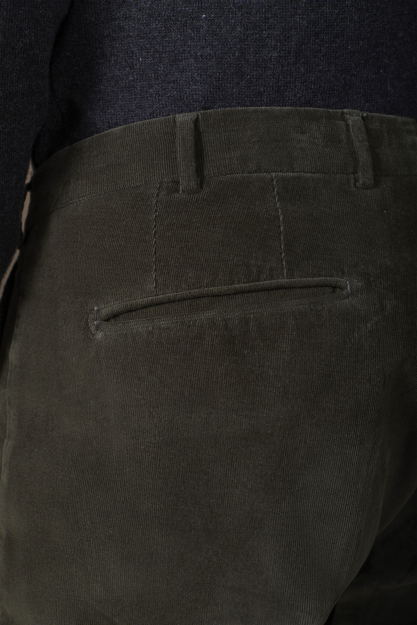 Klassische Herrenhose aus 1000-Streifen-Samt reguläre Passform image number 3