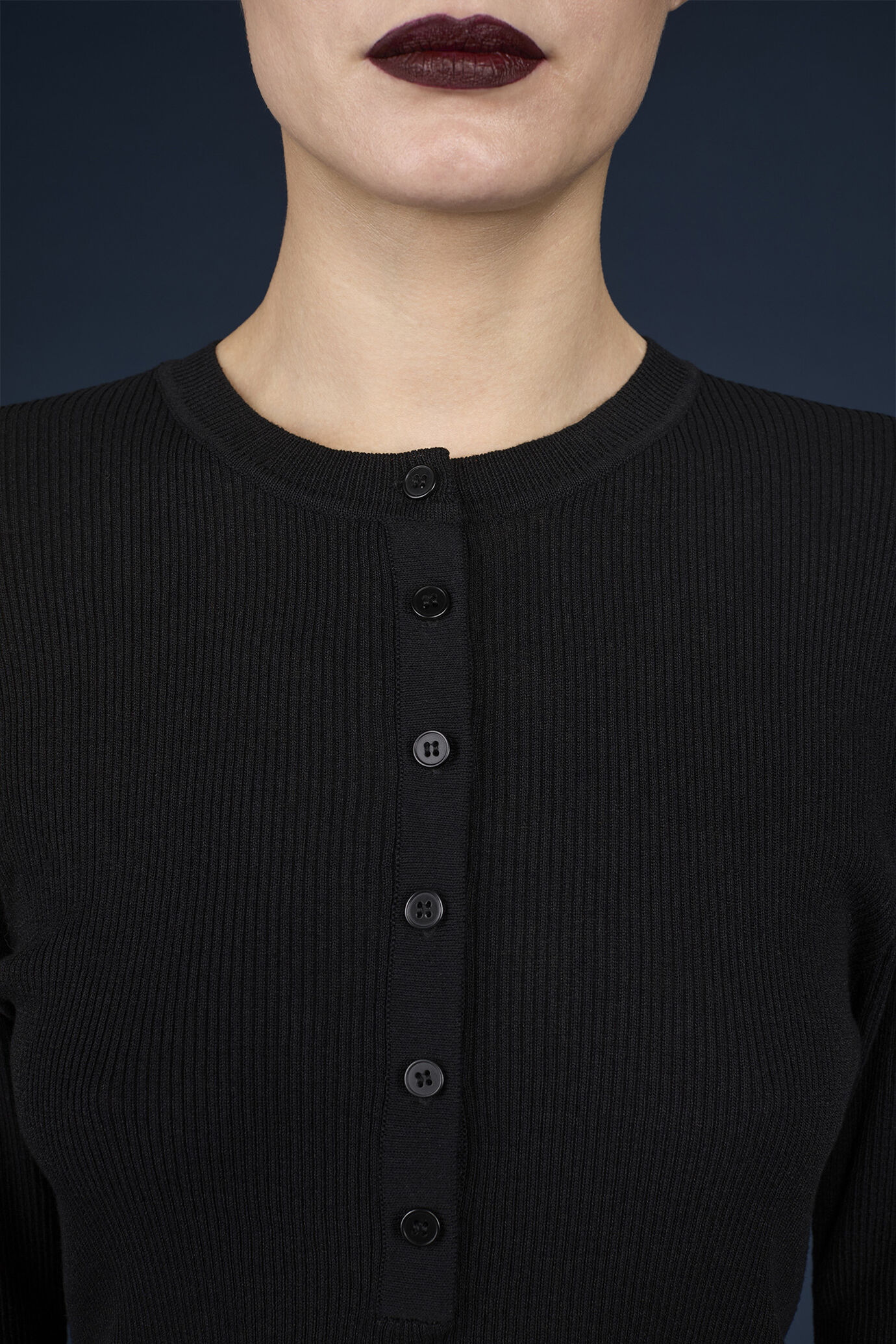 Damenpullover mit Öffnung vorne und ellbogenlangen Ärmeln image number 2