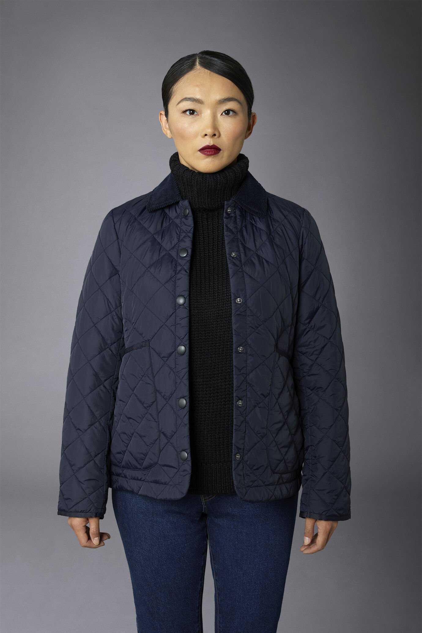 Women's lightly padded quilted jacket with corduroy shirt collar image number 2