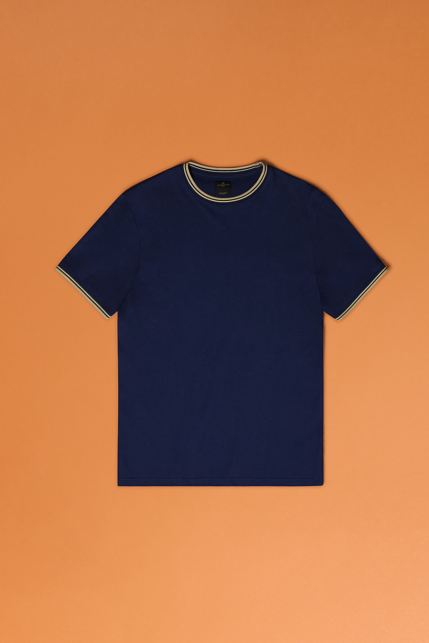 T-shirt uomo maniche corte in piqué lavato con scollo e maniche a contrasto image number 0