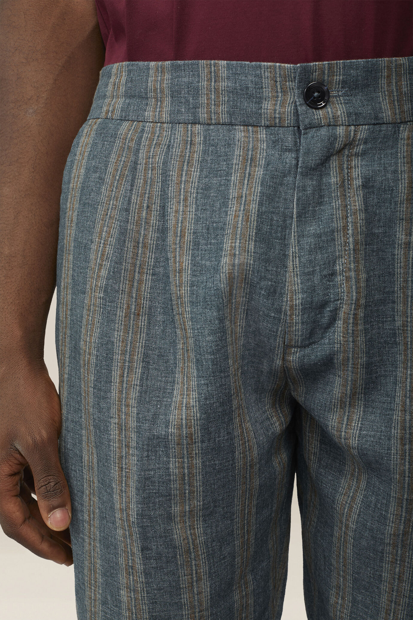 Bermuda homme en lin m&eacute;lang&eacute;, coupe classique image number 2